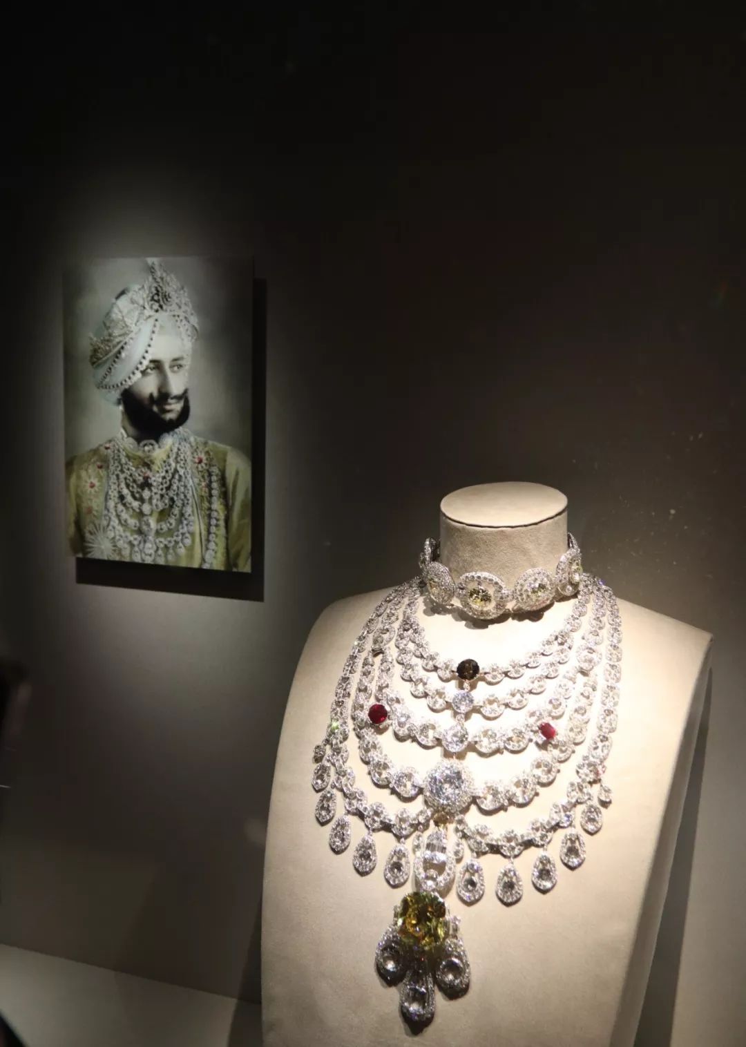 最重量级的视觉轰炸—— 帕提亚拉项链.