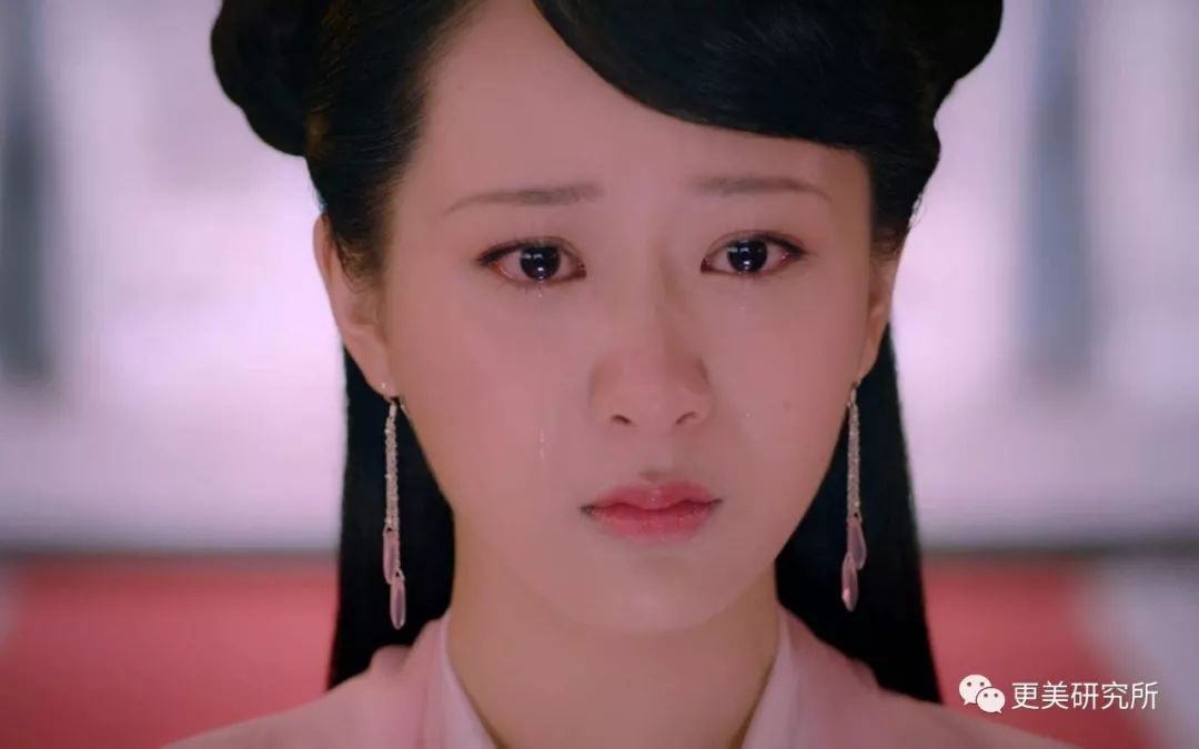 沈月哭戏太丑被仙女碾成女仆,网友:到底谁在捧她