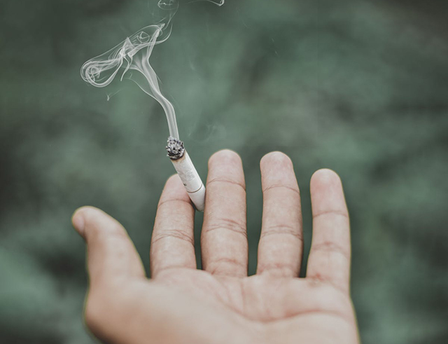 抽烟 吸烟 烟雾-康兴医疗器械官网