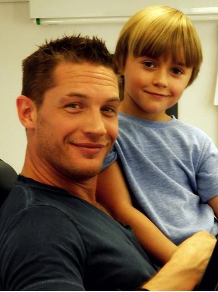 汤姆哈迪加入父愁者联盟但绝不晒娃的他才是真硬汉