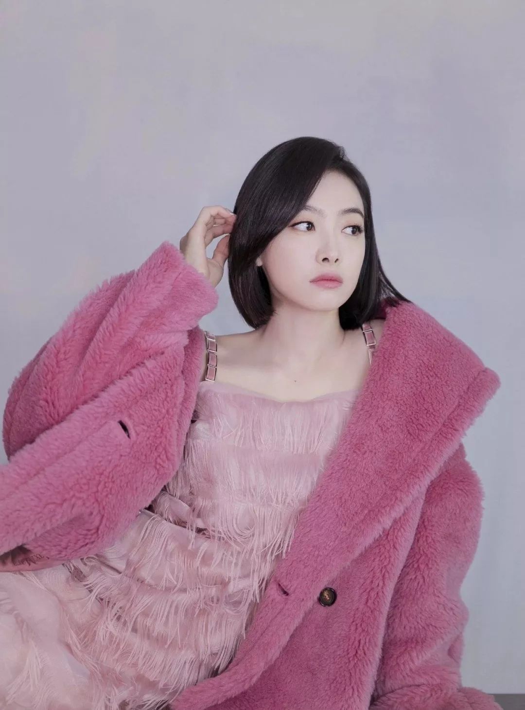 是什么让倪妮宋茜扔掉了羽绒服还不是因为女明星都钟爱的宇宙级保暖