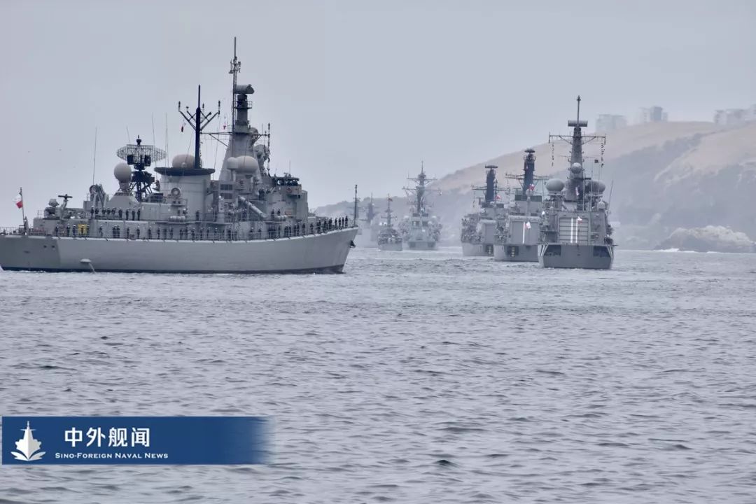智利海军举行建军200周年国际阅舰式