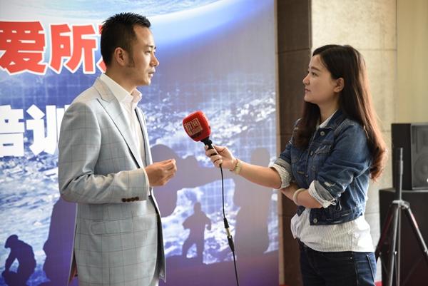 真实的俞凌雄：行走在公益慈善路上的“领头雁”__凤凰网