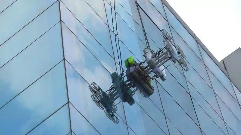 历途机器人首次商业清洗告捷!