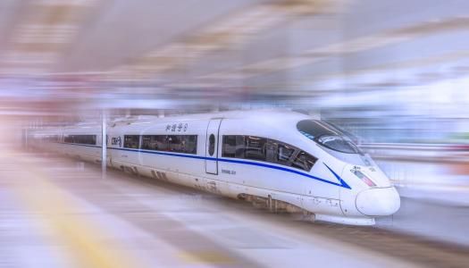 而最近几天,又有霸座事件发生了,在吉林开沈阳的k726次火车上,一名身