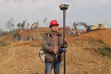 一般可使用gps仪器进行开挖边线的定位,使用gps或者水准仪控制开挖