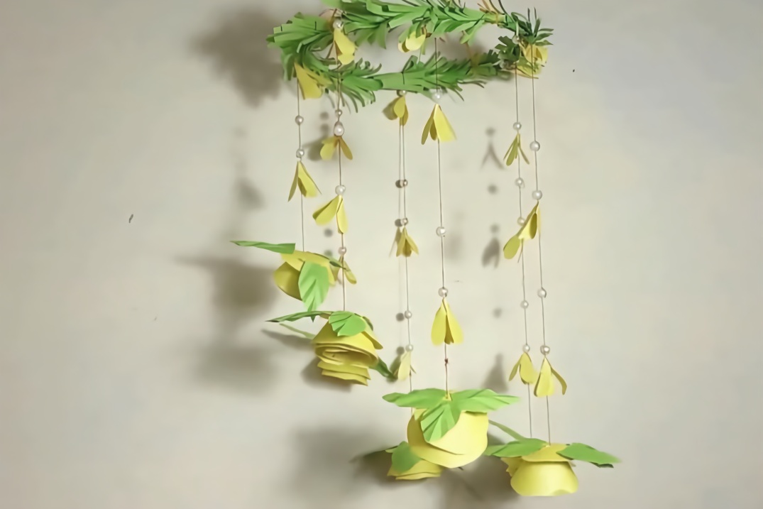 教你用彩纸折叠一个漂亮的风铃挂饰简单易学