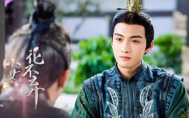 剧照长这样~羊:甚至还有网友开贴感慨:张彬彬和古装男神焦恩俊很像!