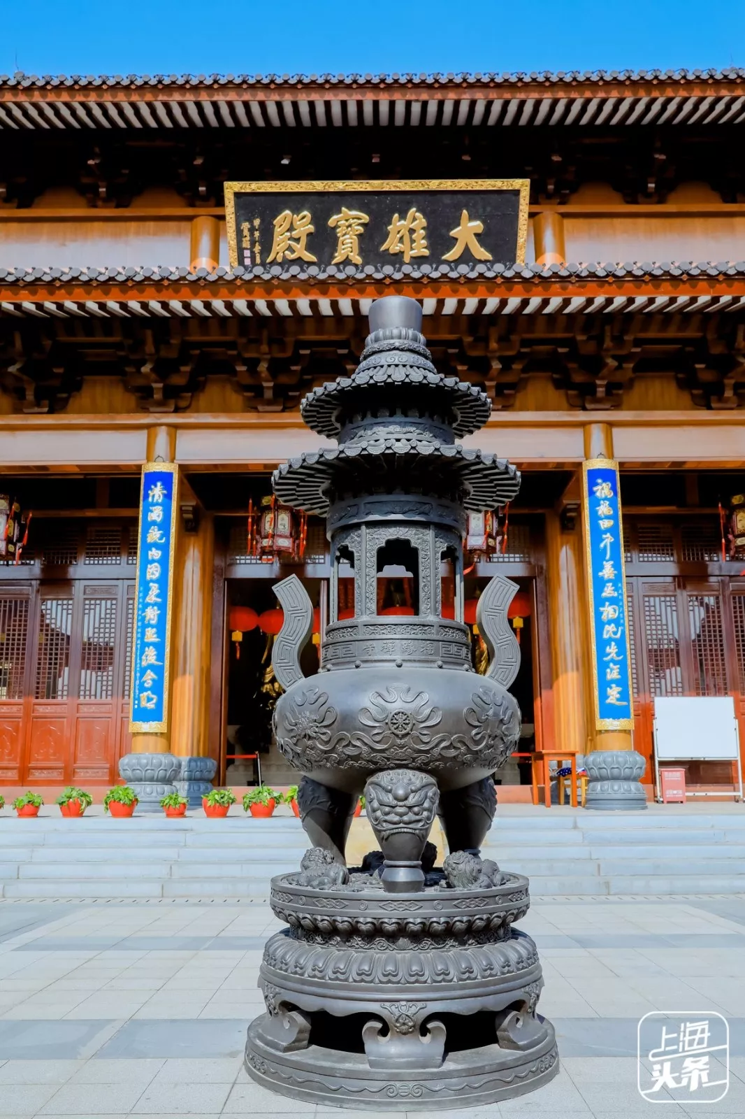 公园中的莲花元素还很多 比如正对福源禅寺