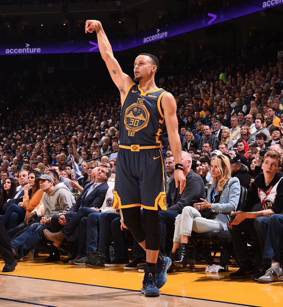 库里三分如雨浇灭热火反扑气焰