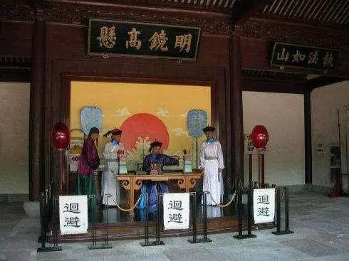 古人断案故事:良家女子夜晚遭两伙歹徒侵害致死,县令使妙计擒真凶__凤凰网