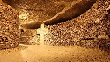 全球最大墓地地下埋藏700万人很阴森很多人选择在这结婚