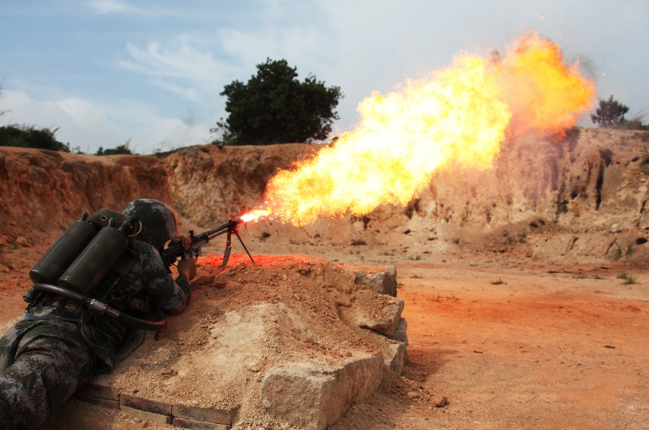 西方国家的喷火器可用18次为何我国的喷火器只能用2到3次