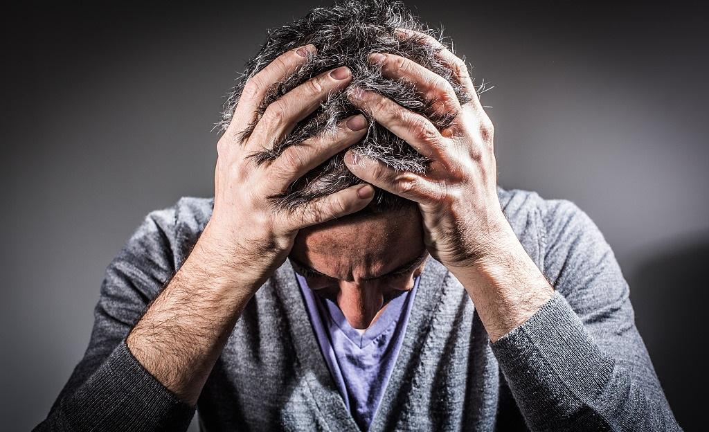 患者可能经历数天的震颤和幻觉或一次或数次癫痫发作后进入谵妄状态