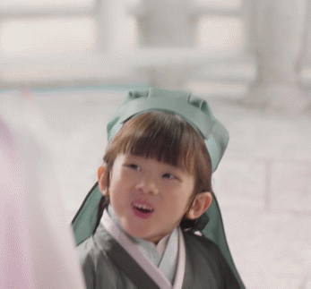 《三生三世十里桃花》中阿离的扮演者张艺瀚给大家留下了深刻的印象