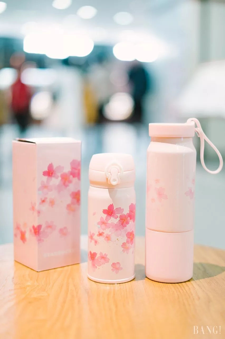 星巴克樱花杯向你的钱包伸出"猫爪"