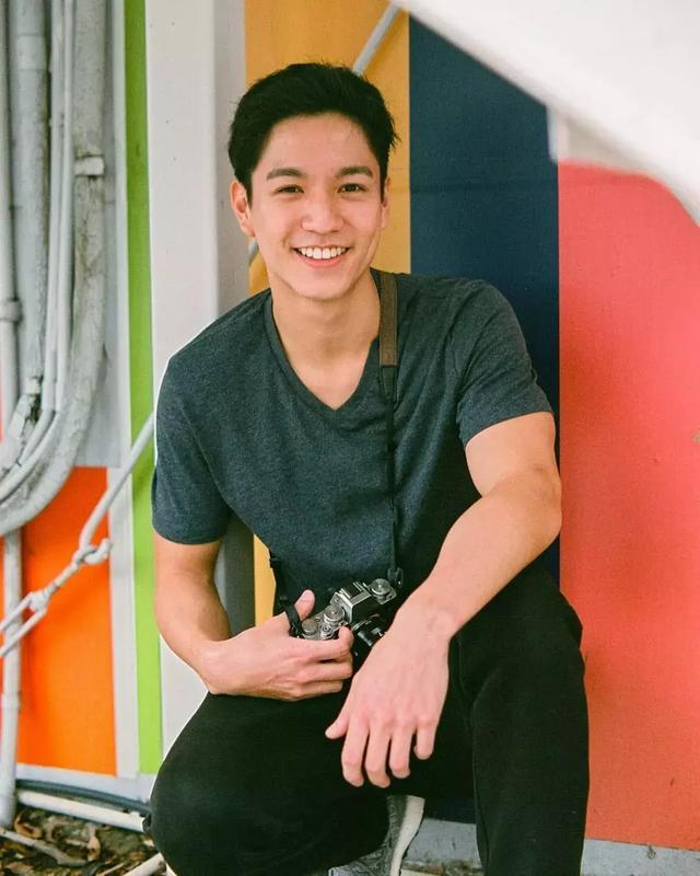 1998年生的吴伟豪可以说是tvb最年轻的小鲜肉演员,自小便喜欢演戏的他