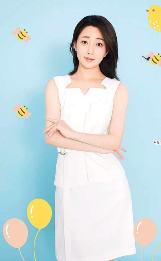 她第一个老公是靳东据闻现任老公砍伤梅婷前夫温婉不输李小冉