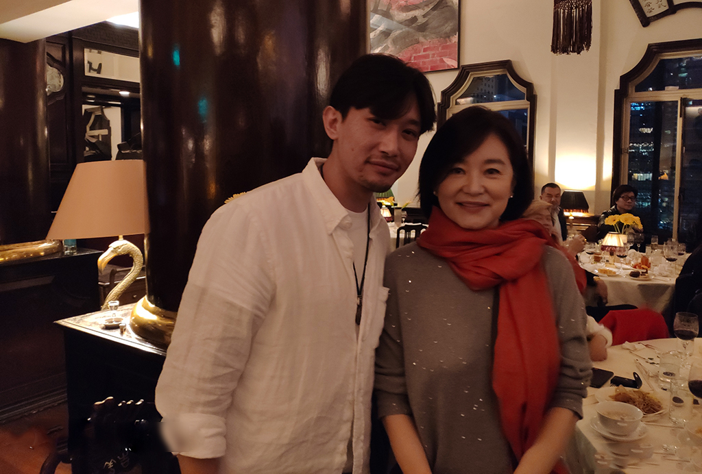 林青霞刘嘉玲关之琳三大女神同场刘嘉玲一身贵气分外抢眼