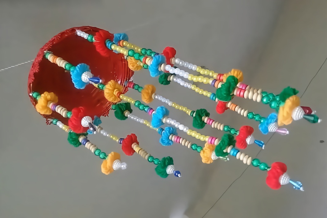 创意生活教你用羊毛线和串珠一起diy一个漂亮的风铃挂坠