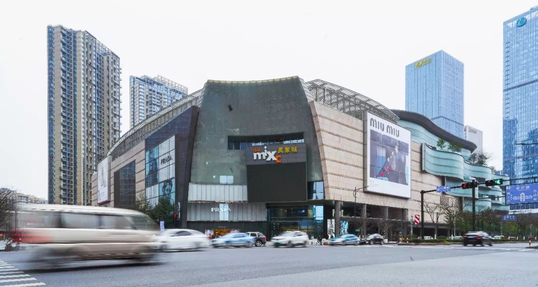 商业地产 7*24快讯 当初,万象城开业不满一个月,但是几乎每天傍晚车满