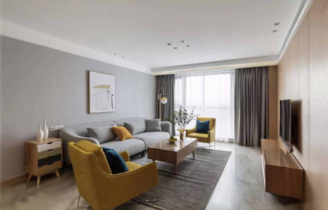 明装的筒灯适合造价预算地或层高较矮的空间,如果预算足够且层高允许