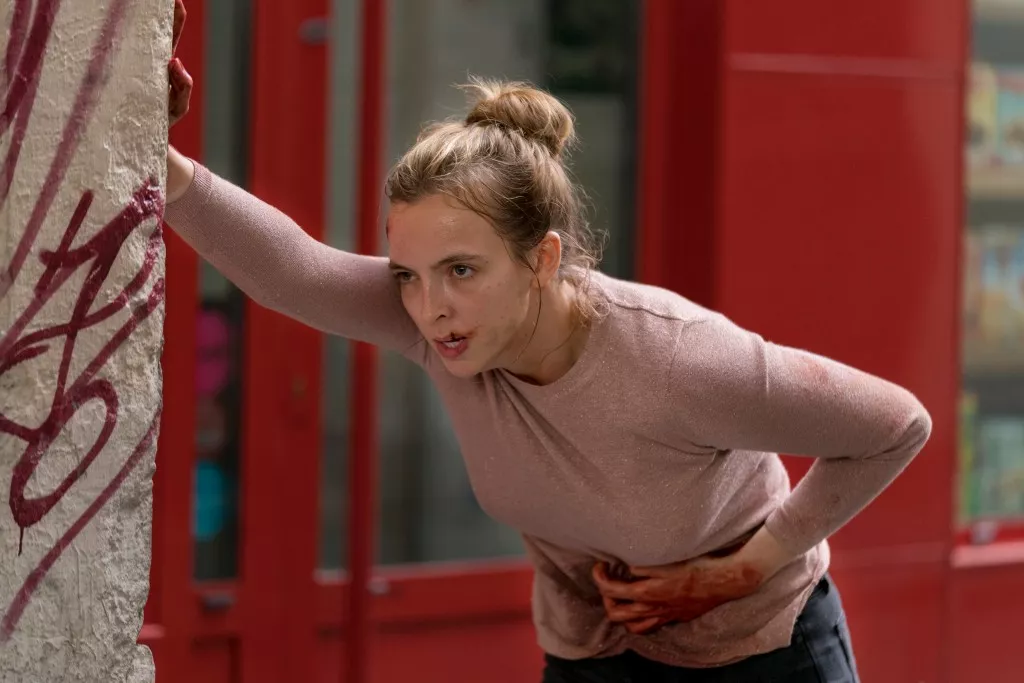 而v在被伊芙捅了一刀之后,又要怎样去平衡这段充斥着对立与吸引的关系