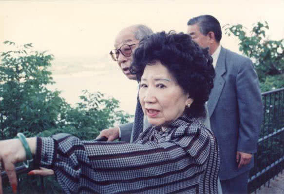 张学良一生最爱的女人并非赵四小姐,而是这位"贝夫人"