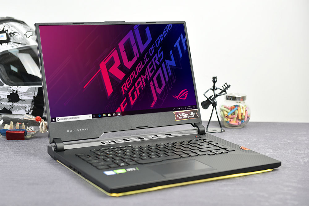 轻薄机身超跑设计 rog枪神3游戏本外观图赏__凤凰网