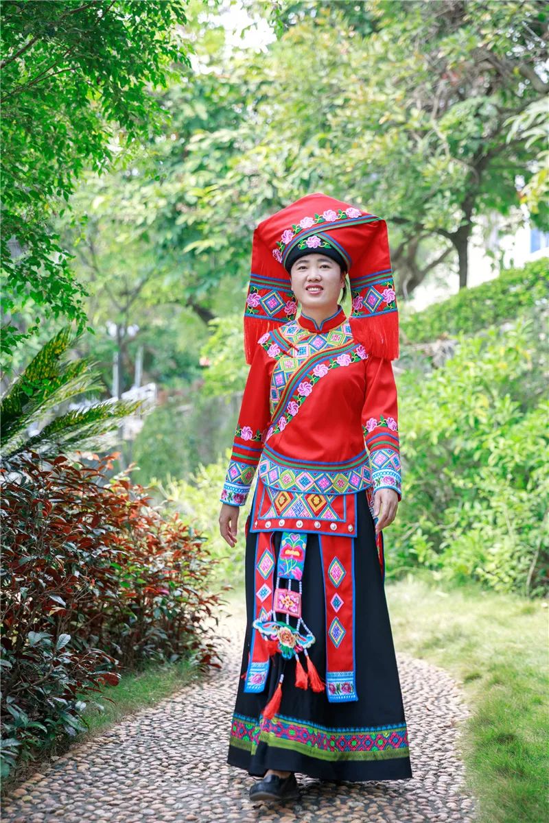 本色|蒙晓梅 用青春托起山里娃的读书梦__凤凰网