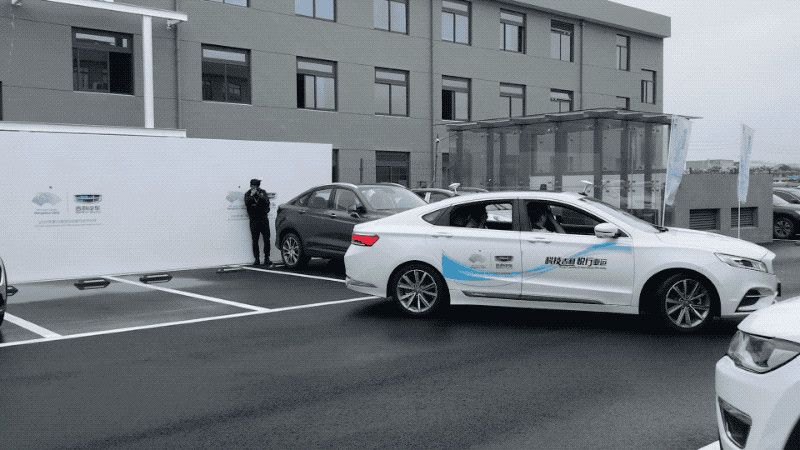 杭州湾体验吉利爬行者自动代客泊车系统支持v2x2021年量产