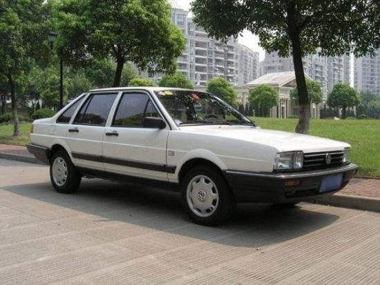 90年代初买桑塔纳是什么水平?网友:现在没保时捷都算失败