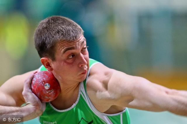 推铅球的远度由3个因素决定,你知道哪些吗?