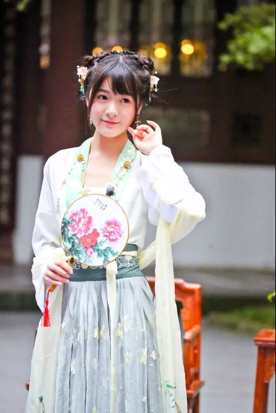 甜美小精灵麦芷菡获选第二届国际华人少儿春晚形象大使!