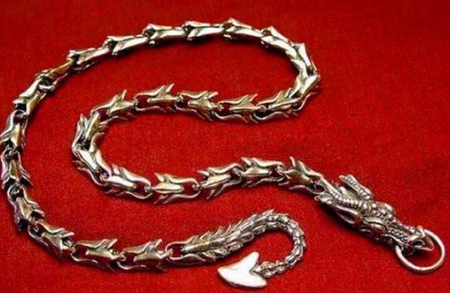 意大利三刃匕首.