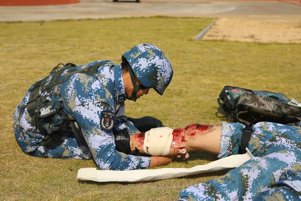 这场群众性战伤救治演练跟实战一样,手机炒股软件下