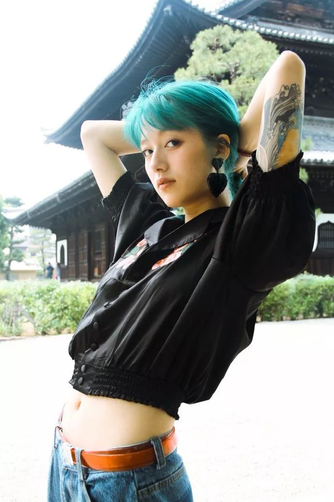 街头风酷酷的黑尾也很帅气就是黑尾酱这样的美少女吧男生们喜欢的日系