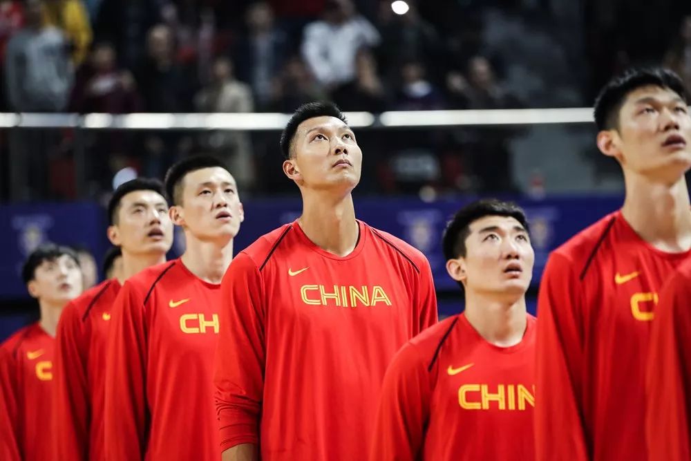 新中国男篮首战大捷背后，篮球国家队商务运营新周期将达到新高度_凤凰网