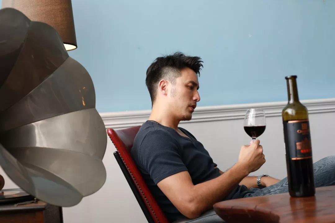 喝酒有助于提高社交能力？又为喝酒找多了一个理由__凤凰网