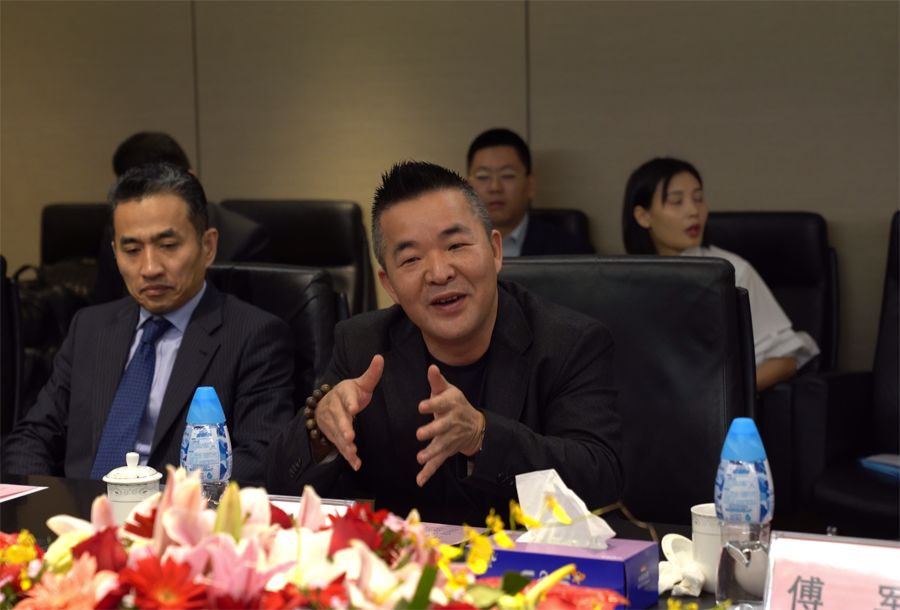 广东省客家商会会长,大百汇实业集团有限公司董事长温纯青见证签约