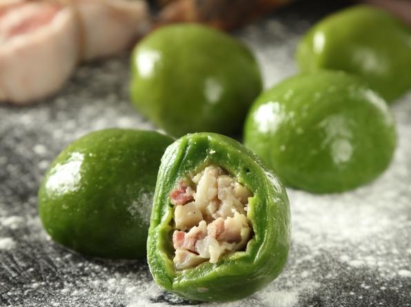 腌笃鲜青团,长江刀鱼,8424西瓜,白鹤草莓……眼花缭乱的上海特色农