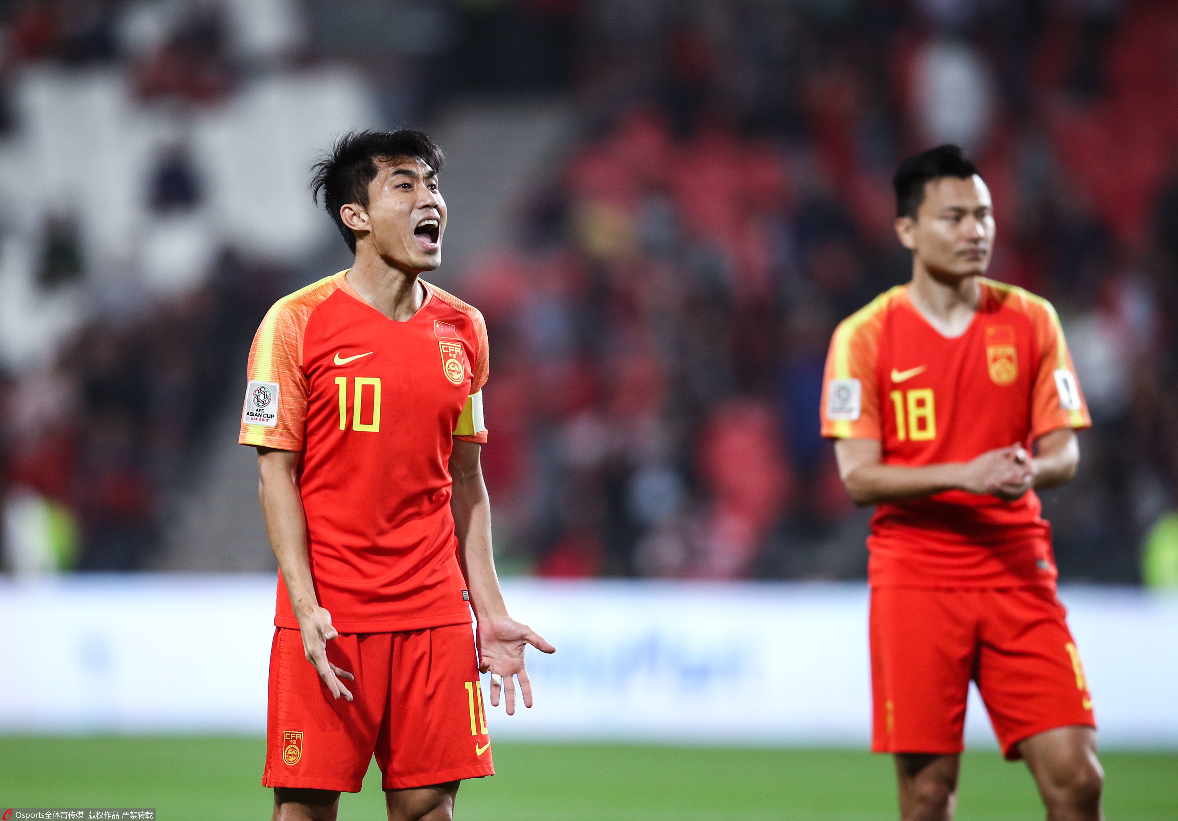 <em>体育</em>晨报：国足后卫3度送礼，<em>亚当斯</em>笑纳57分