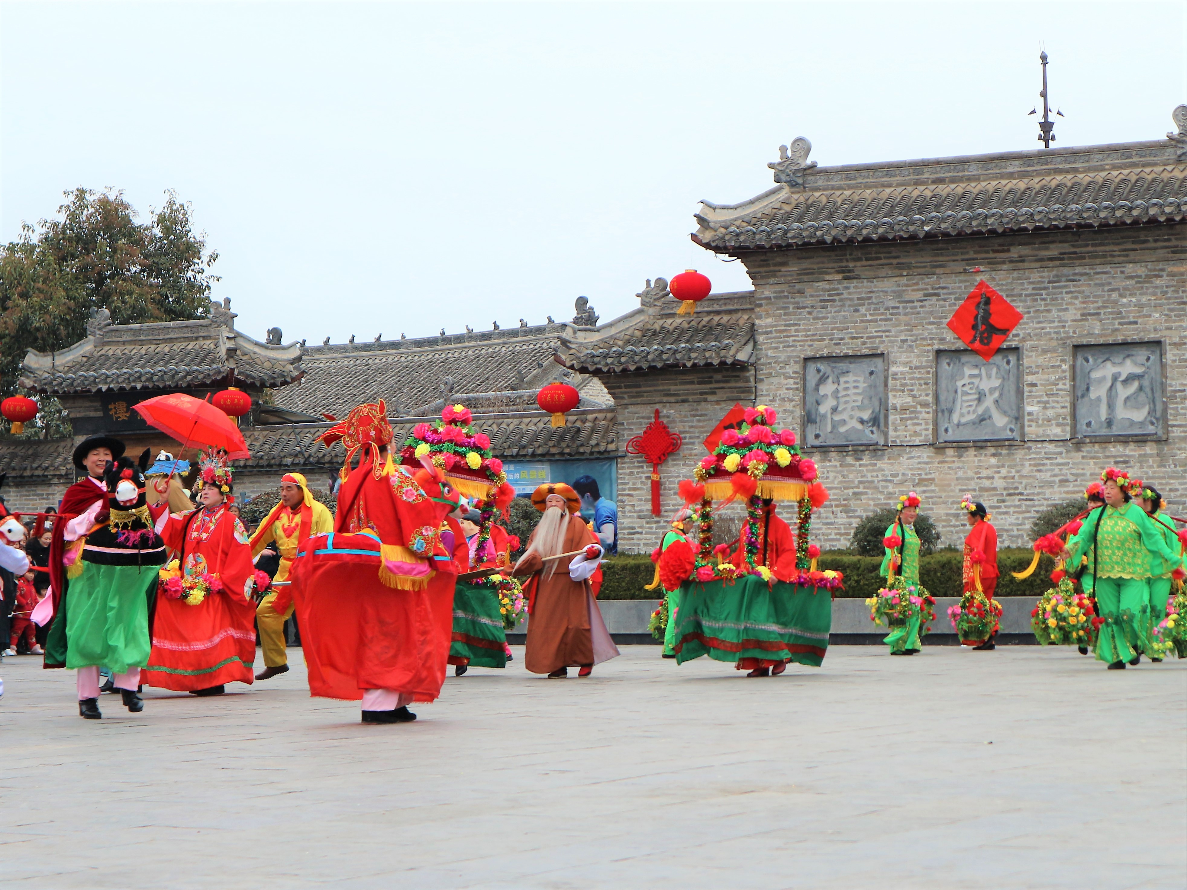 农村春节习俗 划旱船精彩再现