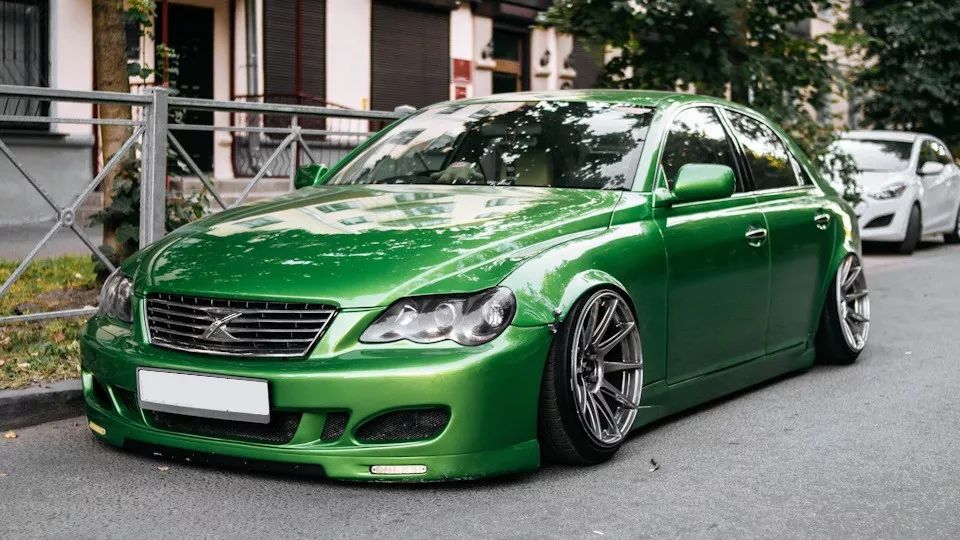 绿箭侠-锐志绿色涂装低趴改装鉴赏__凤凰网