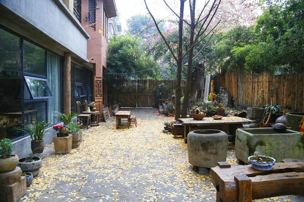 很开心在途家网预订到了这家民宿,院子以中国传统文化元素为主题,坐落