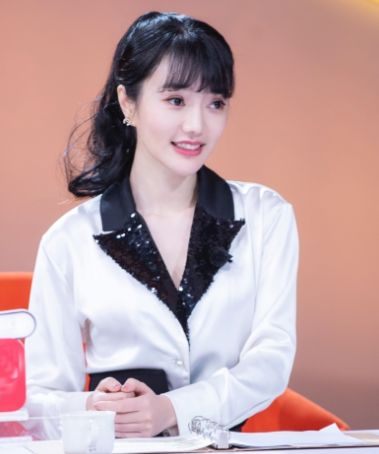 芒果台新捧换头女主持靠导演男友上位昔日陪衬沈梦辰什么感想