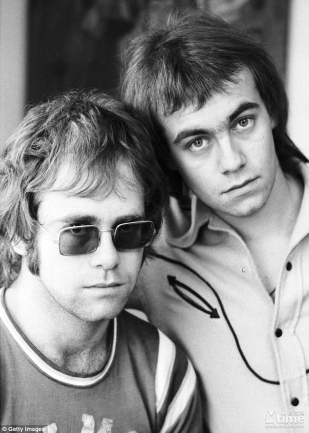 时光网讯 英国摇滚巨星埃尔顿&middot;约翰传记片《火箭人》今日发布