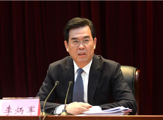 李炳军在全市主攻工业发展大会上强调