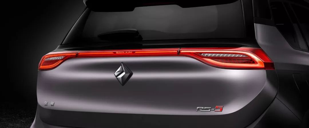 星舰环抱式座舱提升科技感