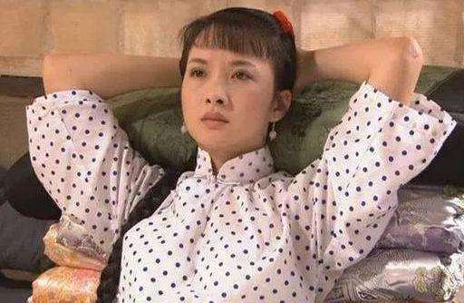 在电视剧《古村女人》中,谢兰出演了出生在封建家庭里,被为家庭嫁给了